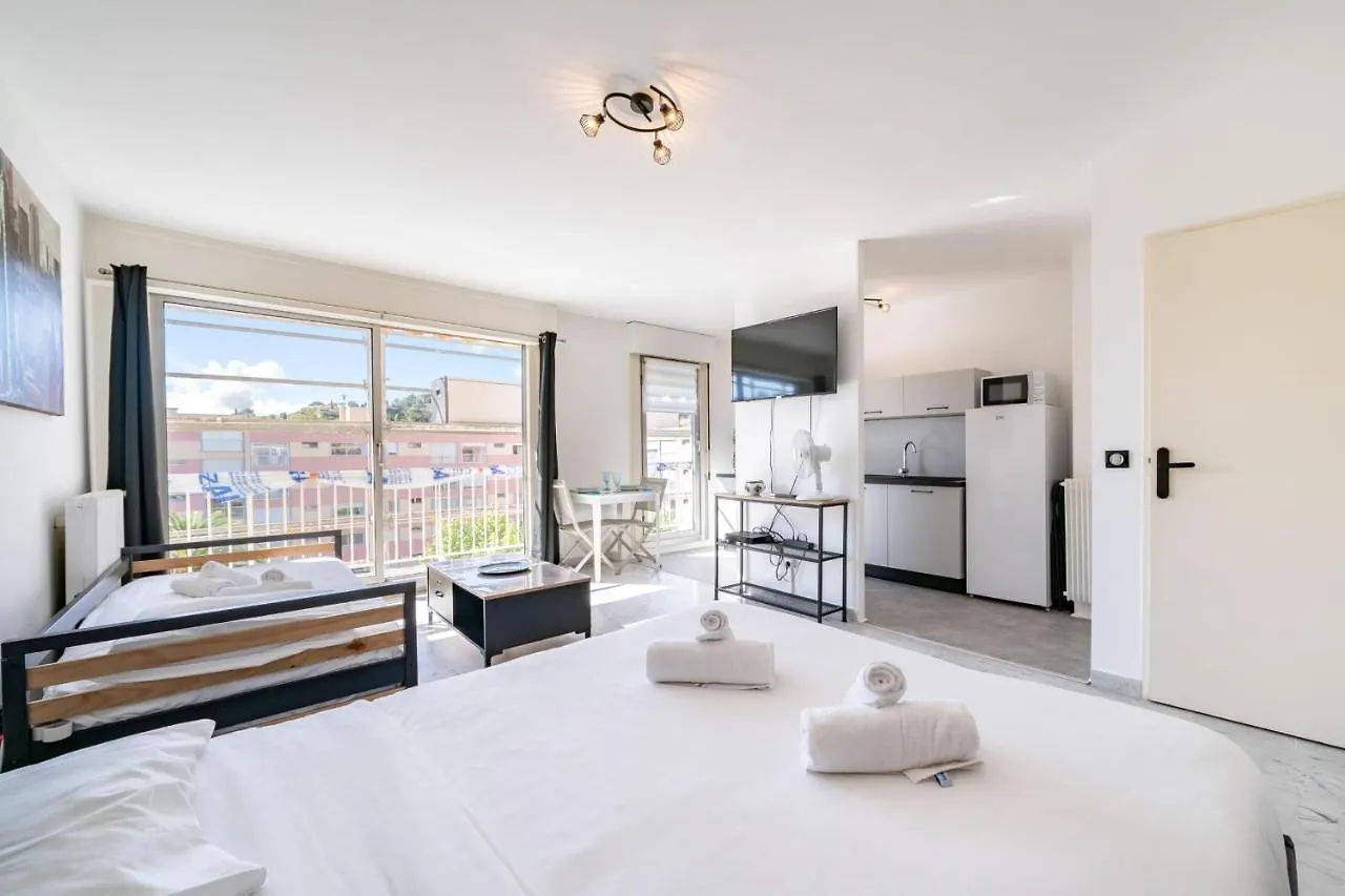 Appartement Clemenceau Avec Piscine - Welkeys Vallauris 0*,